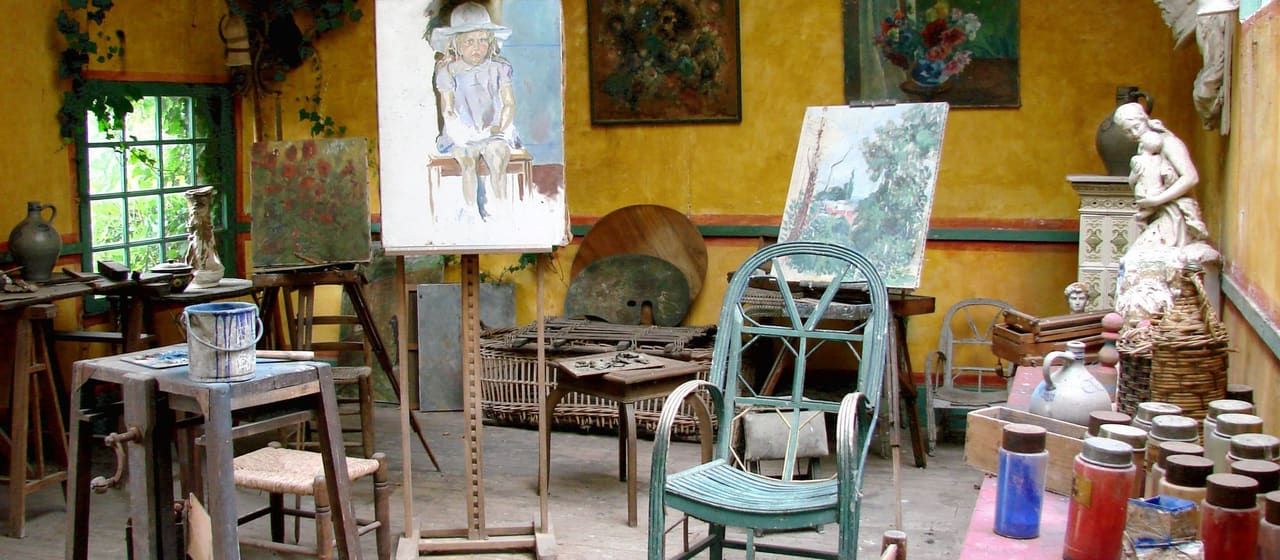 L’atelier de l’hôtel Baudy, chevalets et toiles